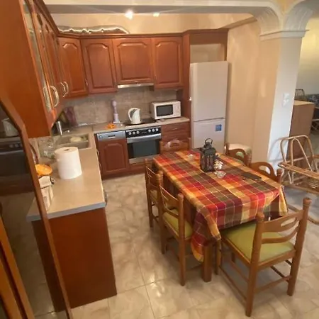 Stunning House With Garden Close To Patras Greece *